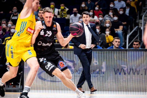 同一场比赛 同一场比赛